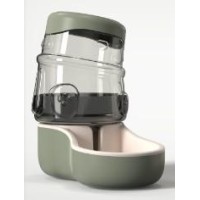 Crooked pet water dispenser